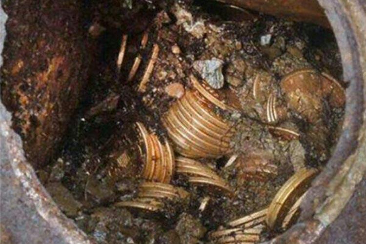 کشف خمره های طلا در چهاردانگه تکذیب شد کشف خمره های طلا در چهاردانگه تکذیب شد