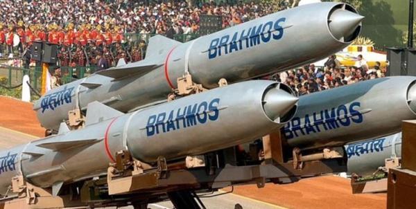 تور هند ارزان: وزیر دفاع هند: موشک اتمی می سازیم تا کشوری نگاه بد به هند نداشته باشد