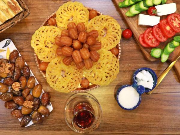 طرز تهیه زولبیا بامیه خانگی؛ شیرینی خوشمزه و اصیل ایرانی طرز تهیه زولبیا بامیه خانگی؛ شیرینی خوشمزه و اصیل ایرانی