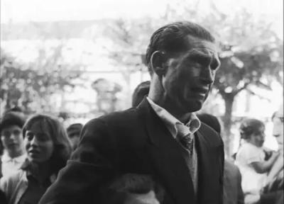 حقیقت عکس جدایی خانواده مهاجر اسپانیایی 1957 چیست و چرا هنوز دنیا را تکان می دهد؟